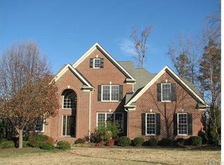 10704 Suntree Ct, Raleigh, NC 27617