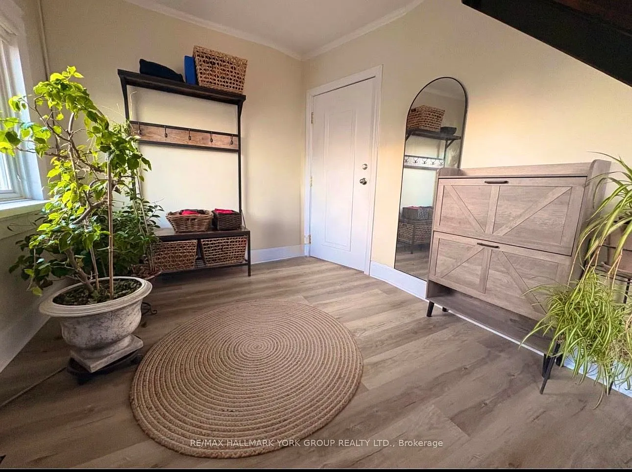 2 bed, $2,300 — Photo 4