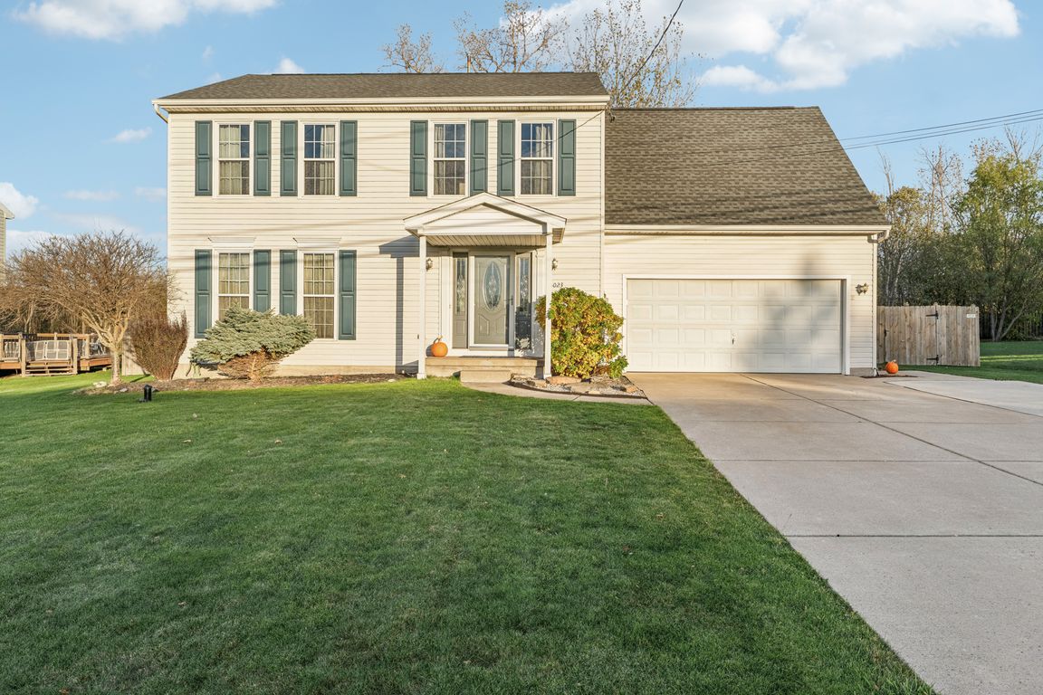 Shoreham Dr-S0511-001.jpg