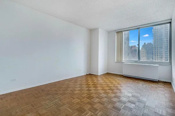 Rented by Level Group | media 10