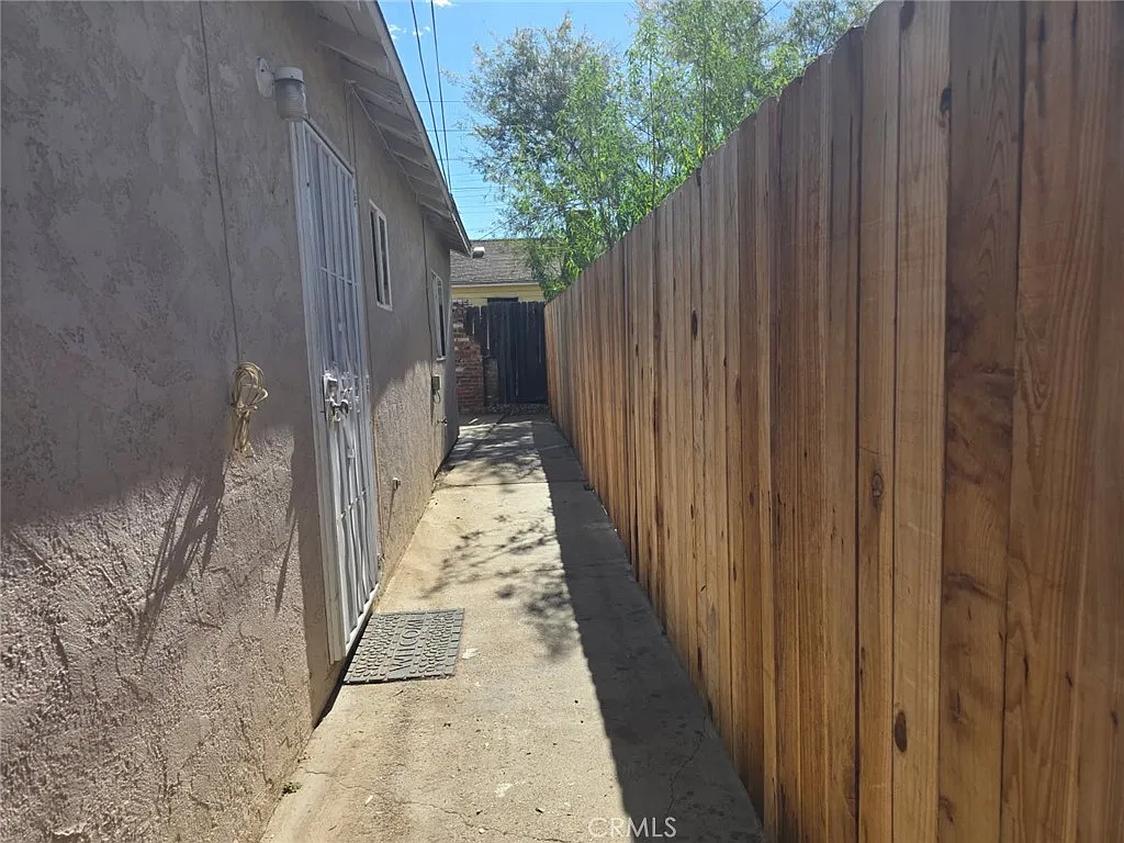 2 bed, 516 sqft, $2,100 — Photo 1