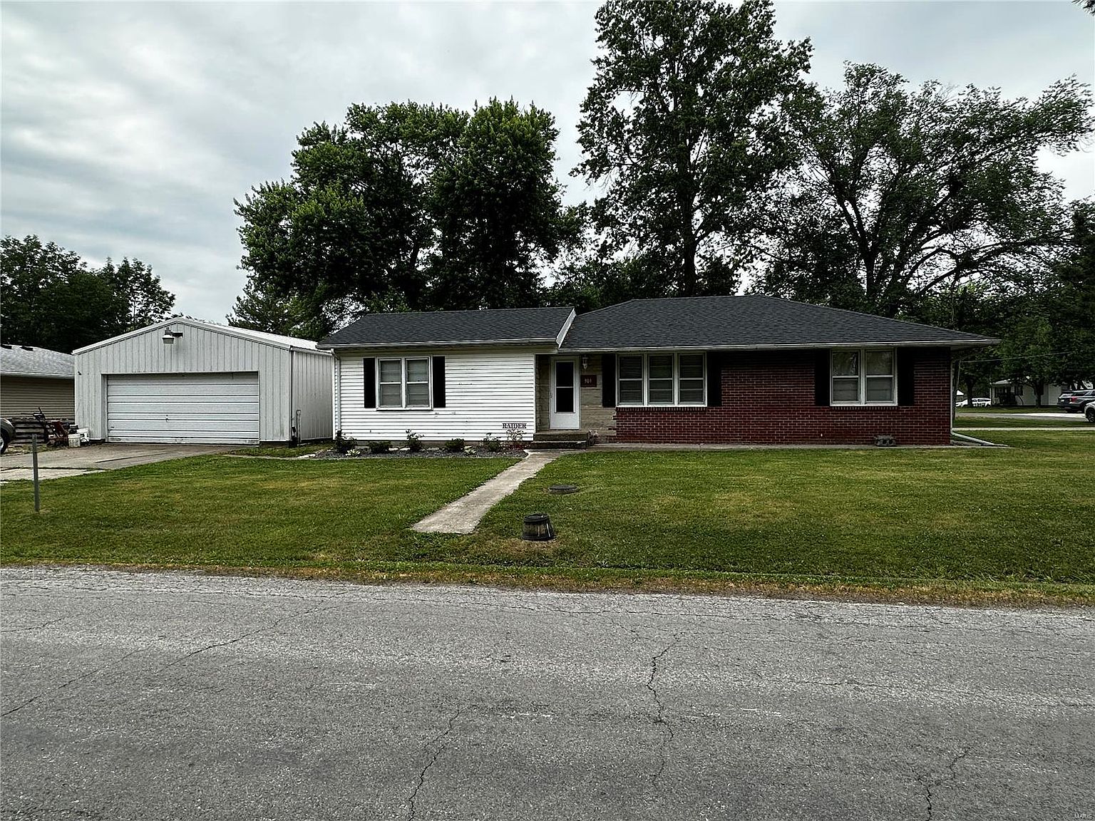301 E 5th St, Shelbyville, MO 63469 Zillow