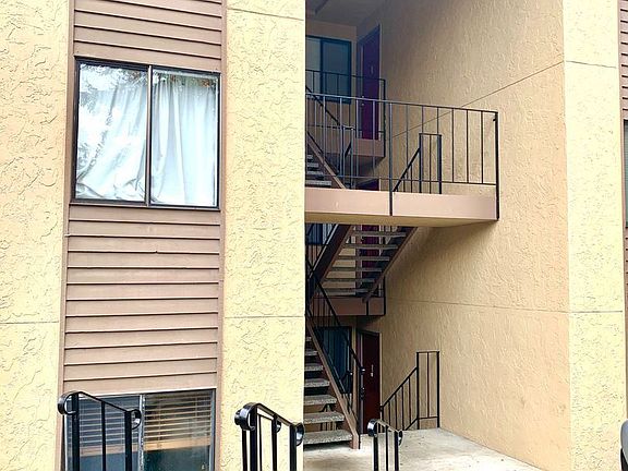 2nd image of 16240 NE 12th Ct APT B22