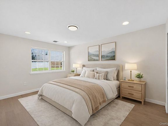 3rd image of 93 Admiral Court