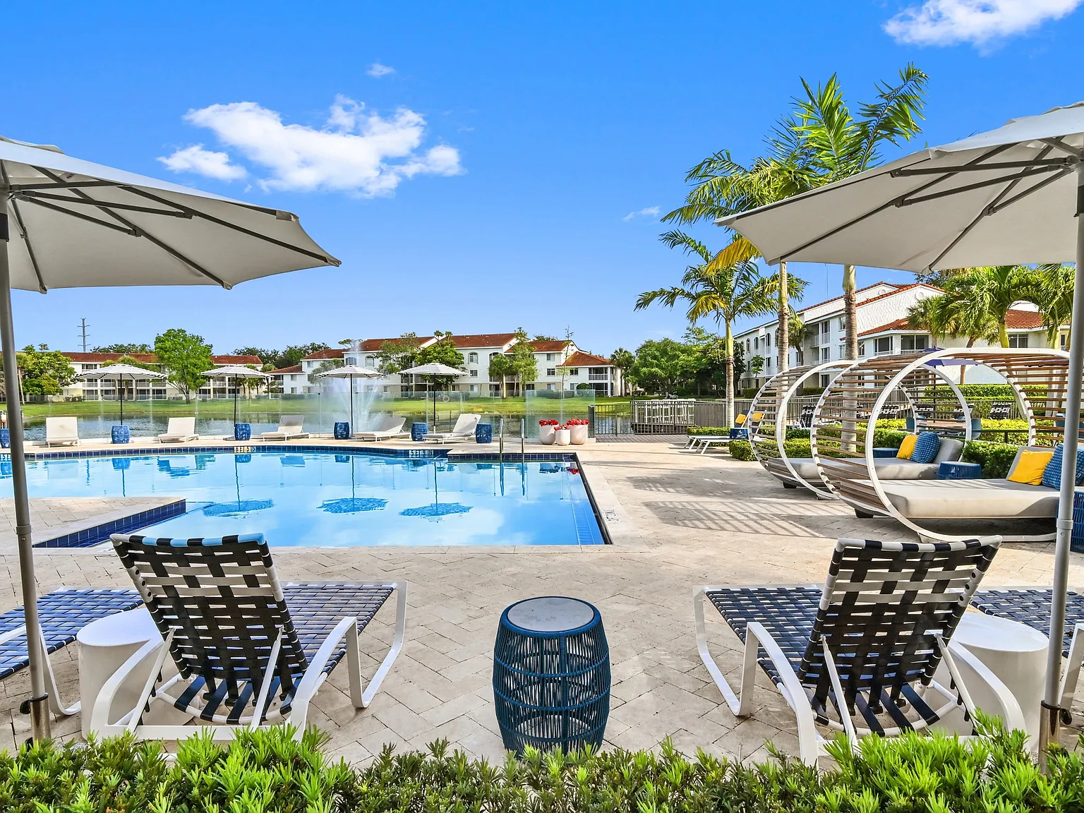 Arbor Oaks Apartments & Townhomes — Photo 4