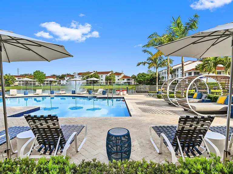 Arbor Oaks Apartments & Townhomes — Photo 4