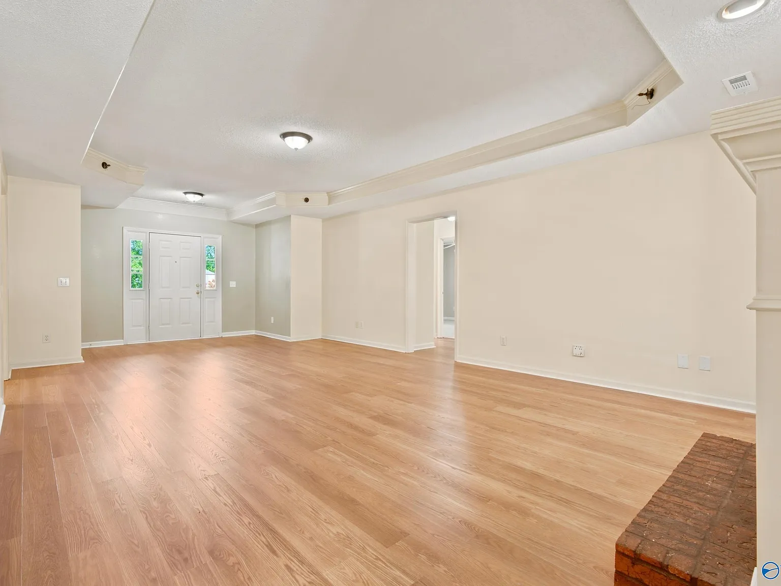 4 bed, 3.0 bath, 2600 sqft, $2,495 — Photo 4