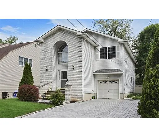 16 Ray St photo 1