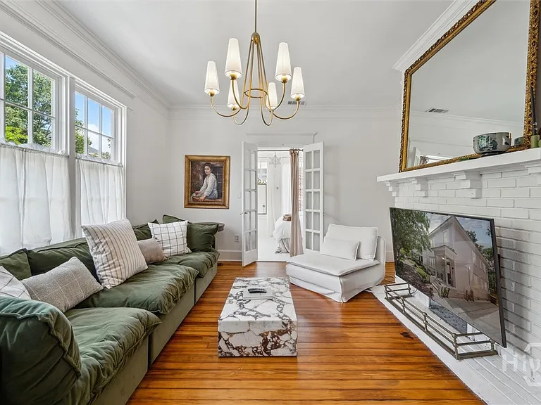 211 W 40th St #B — Photo 7