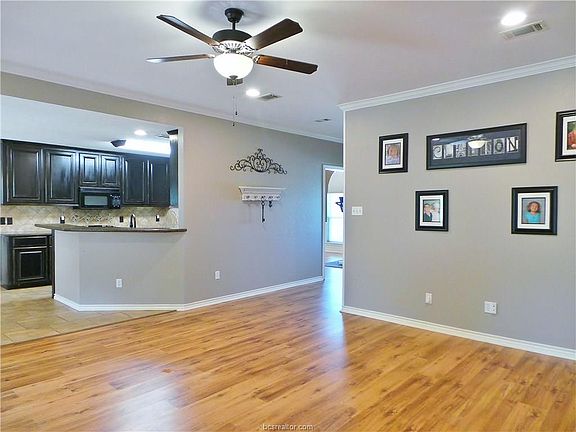 3rd image of 2304 Kuykendall Cir