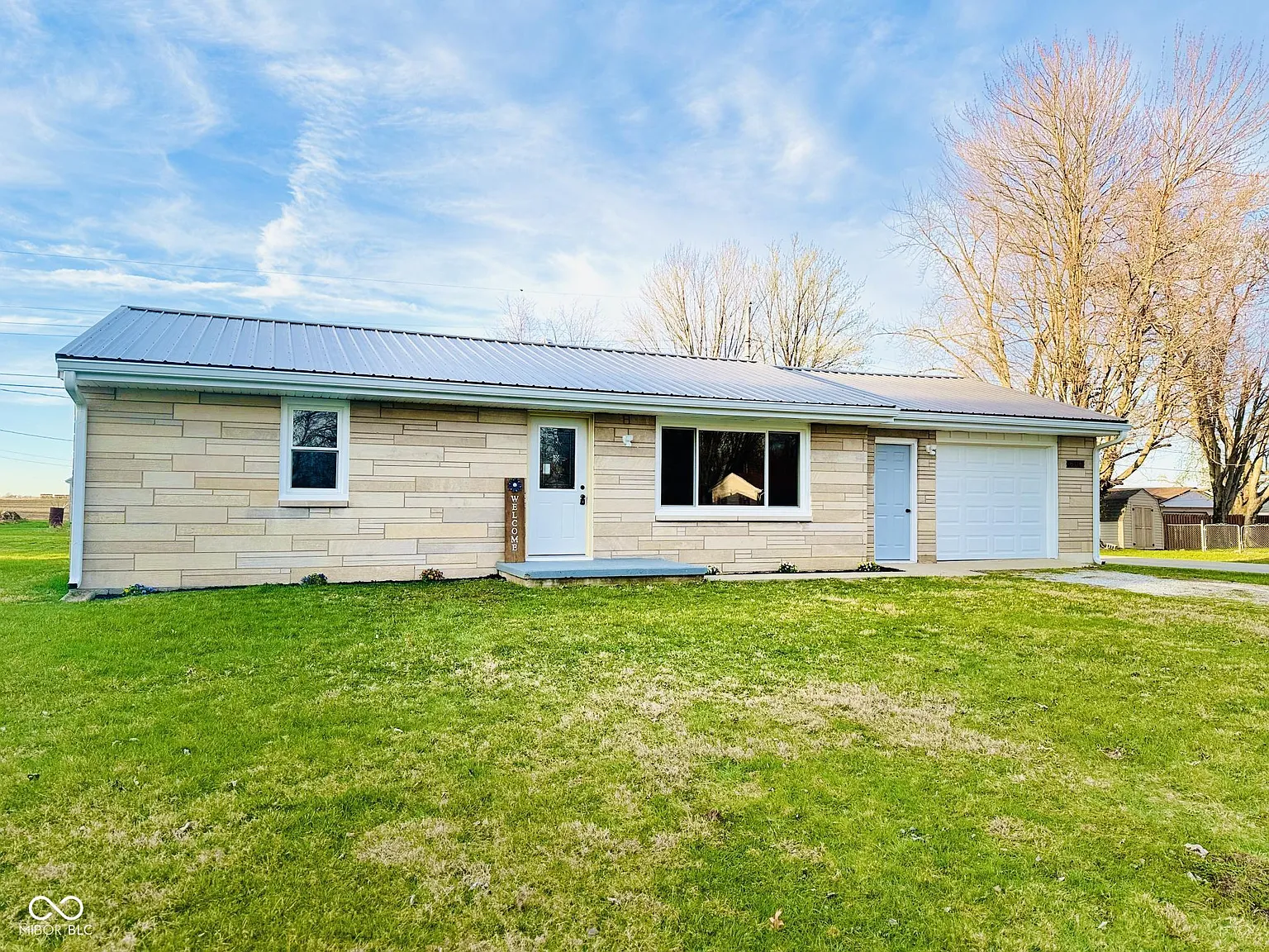 606 E Gatewood Dr photo 1