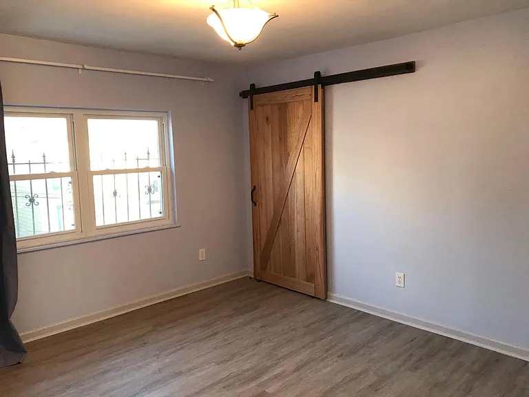 1611 Myler St — Photo 9