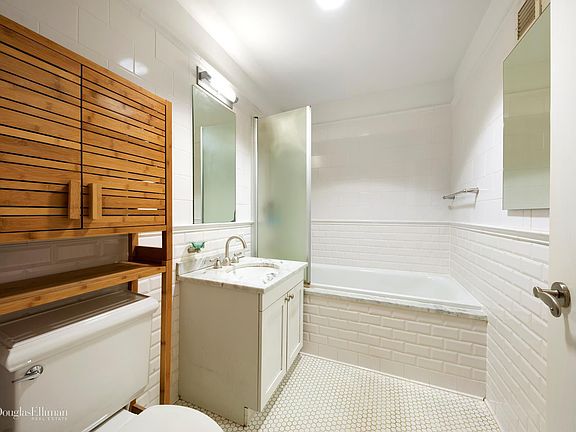 4th image of 425 5th Ave APT 47C