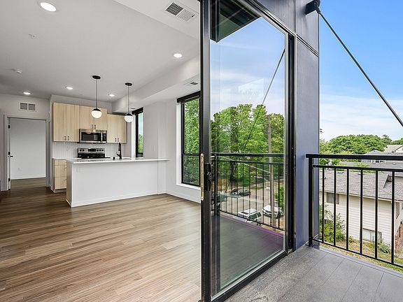 4th image of 338 2nd St NE #207
