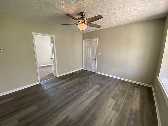 3rd image of 3124 W 40th Ave