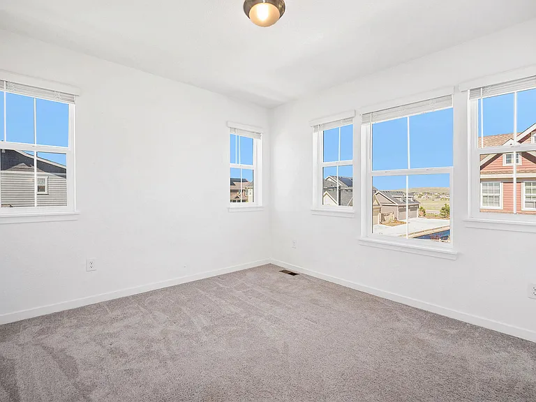 1661 Drake Aly — Photo 12