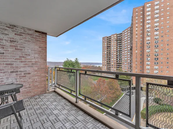 5800 Arlington Avenue image 14 of 15