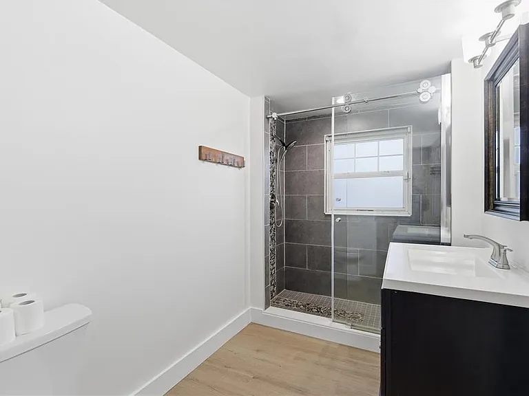 327 Sunny Ln — Photo 25