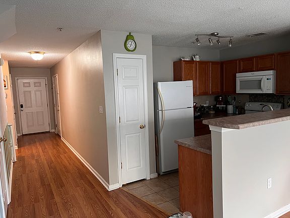 Kitchen/Hallway.