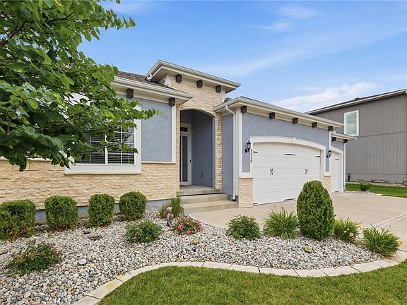 4th image of 4520 SW Nautilus Pl