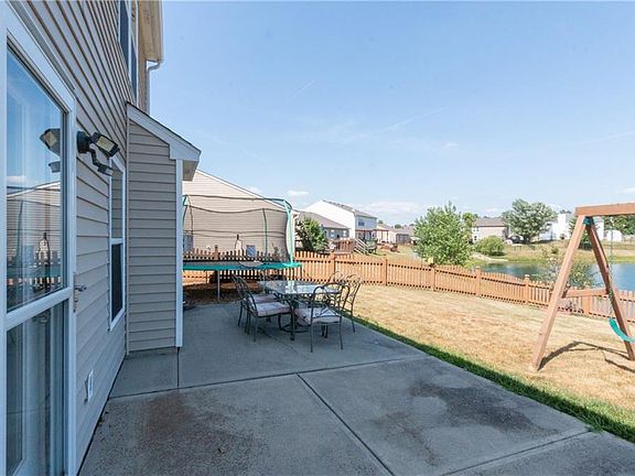 4th image of 245 Creekside Cir