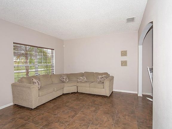 3rd image of 111 Columbia Dr