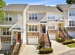 6048 Champions Crest Dr, Charlotte, NC 28269