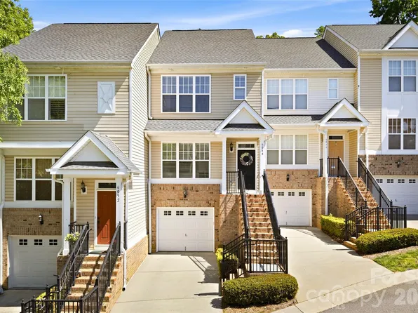 6048 Champions Crest Dr, Charlotte, NC 28269