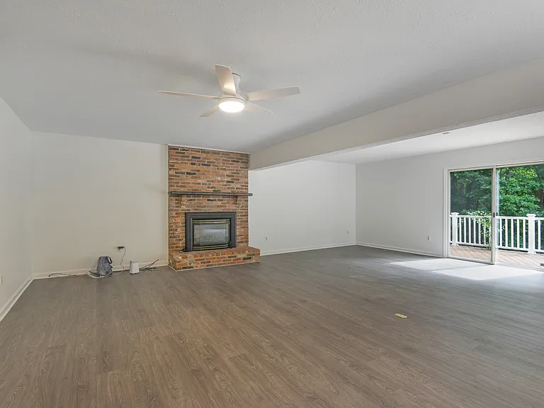 Huge Main Level Family Room w/LP Gas Fireplace Insert