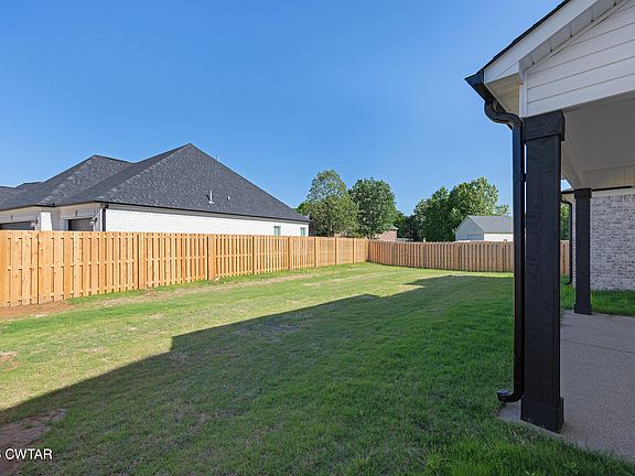 3rd image of 6 Creekbend Cv