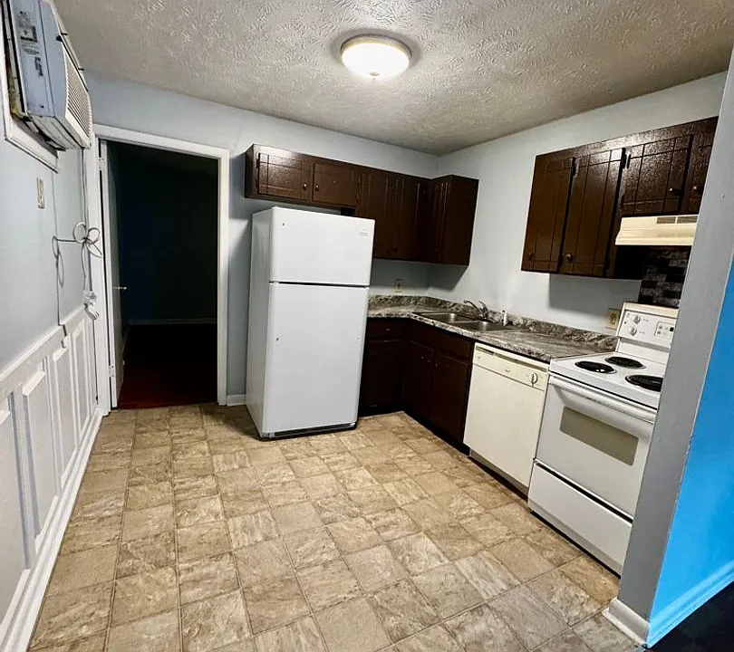 5144-5158 Linbar Dr
