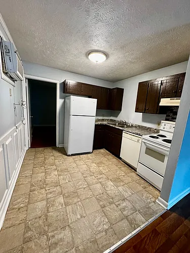 5144-5158 Linbar Dr Photo 1