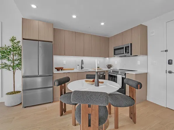 89-01 162nd St, Jamaica, NY