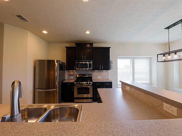 140 Avery Springs Ln — Photo 8