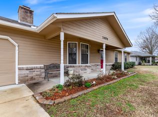 1404 Orchard Ln, Grove, OK 74344