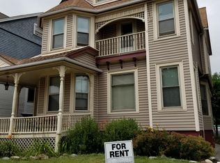 1562 E Irving Pl, Milwaukee, WI 53202