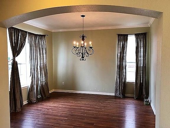 5th image of 7104 Avignon Dr