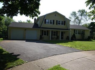 40 Bradford Ct, Phillipsburg, NJ 08865