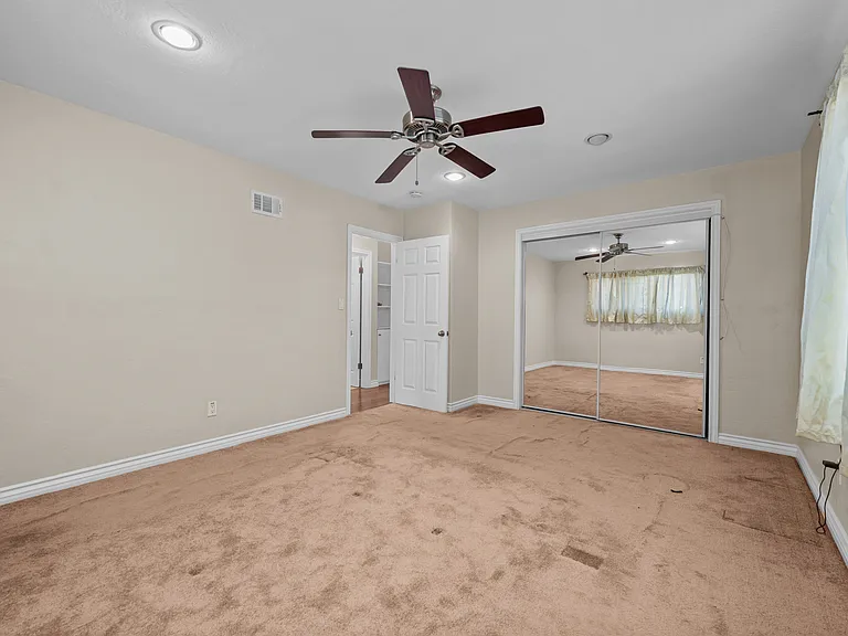 2260 Altadena Ave — Photo 13