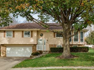 807 Fort Cir, Papillion, NE 68046