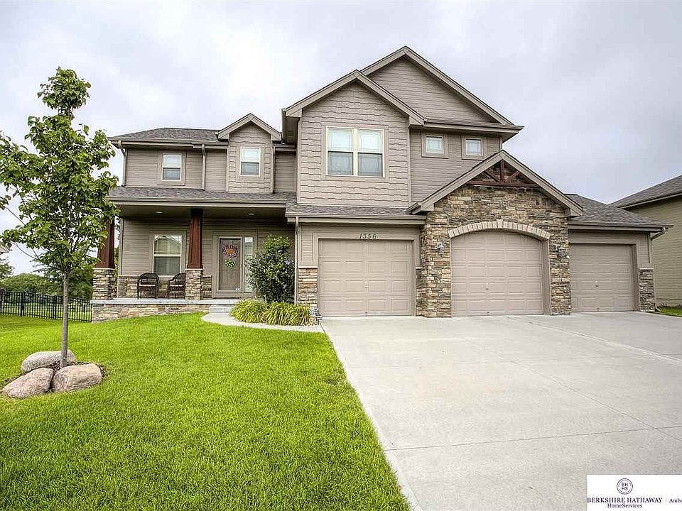 1st image of 1356 S 197th Ave
