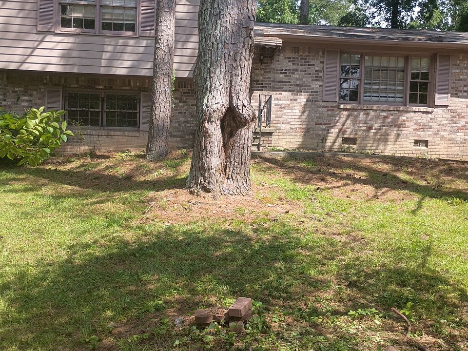 1st image of 2930 Carriage Ln S