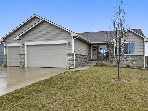 2nd image of 290 Sunrise Cir