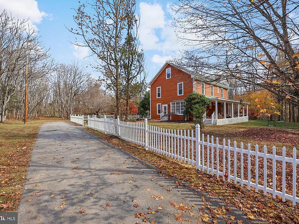 1st image of 19 Walnut Hill Rd