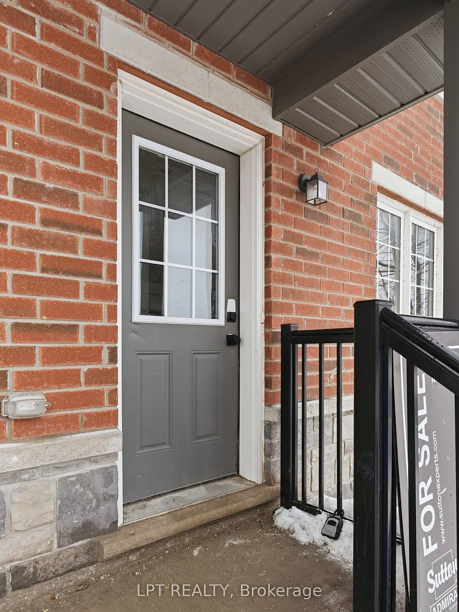 Building Photo - 244 Penetanguishene Rd #4