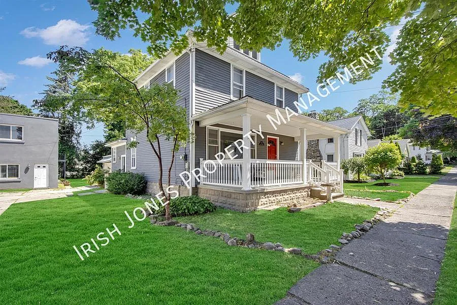5 bed, 1.5 bath, $2,200 — Photo 2