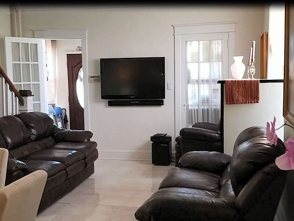 3rd image of 735 Logan Ave