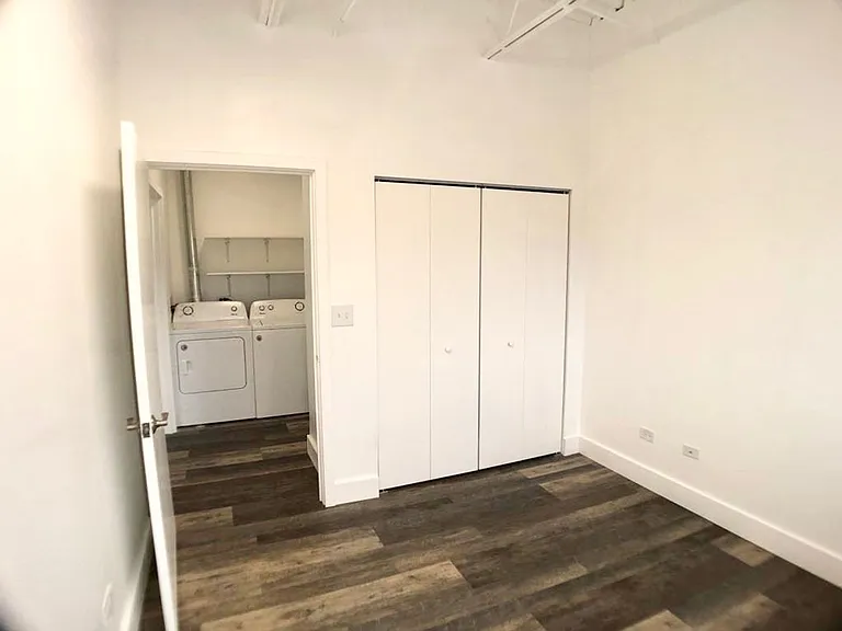 460 Coventry Ln — Photo 18