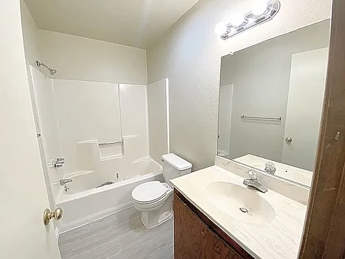 535 E Cypress Ave #G — Photo 8