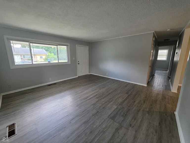 3416 N Hartman Dr — Photo 5